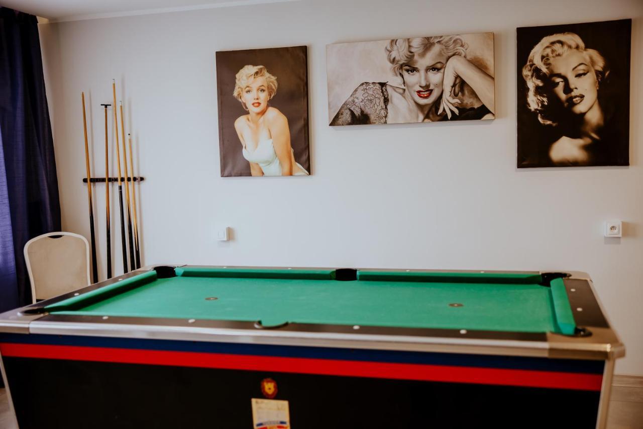 Hotel Greys Polonia Zasutowo Esterno foto